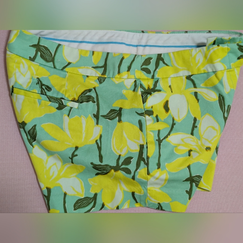 EUC•J. Crew Floral Print Women's Stretch Shorts with Front & Back Pockets•Size8
